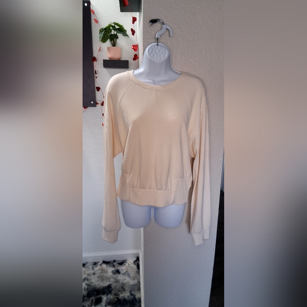 Express Cream Color Women Sweater, Size Large - Picture 4 of 14